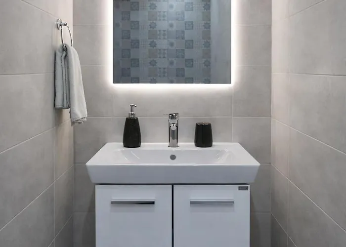 Designer One-bedroom In Scenic شقة